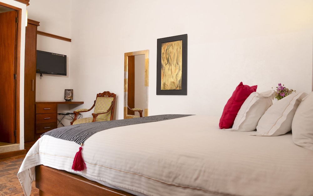 EL SERAFIN HOTEL BOUTIQUE 14/80