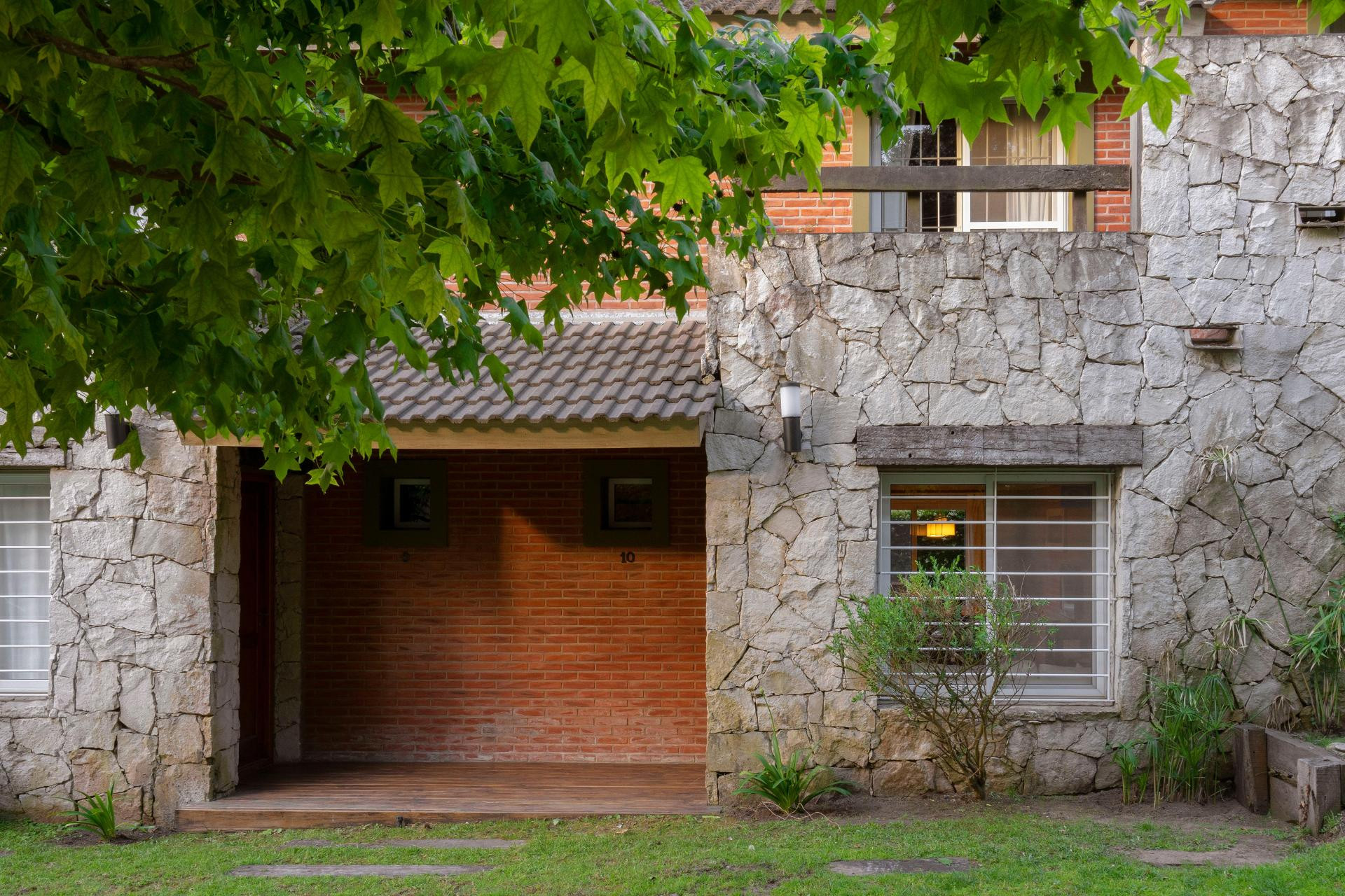 Valeria House 2/37