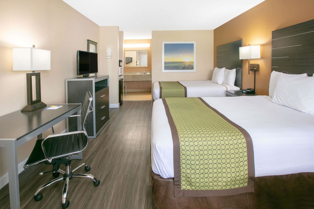 Days Inn by Wyndham Hamilton 26/37