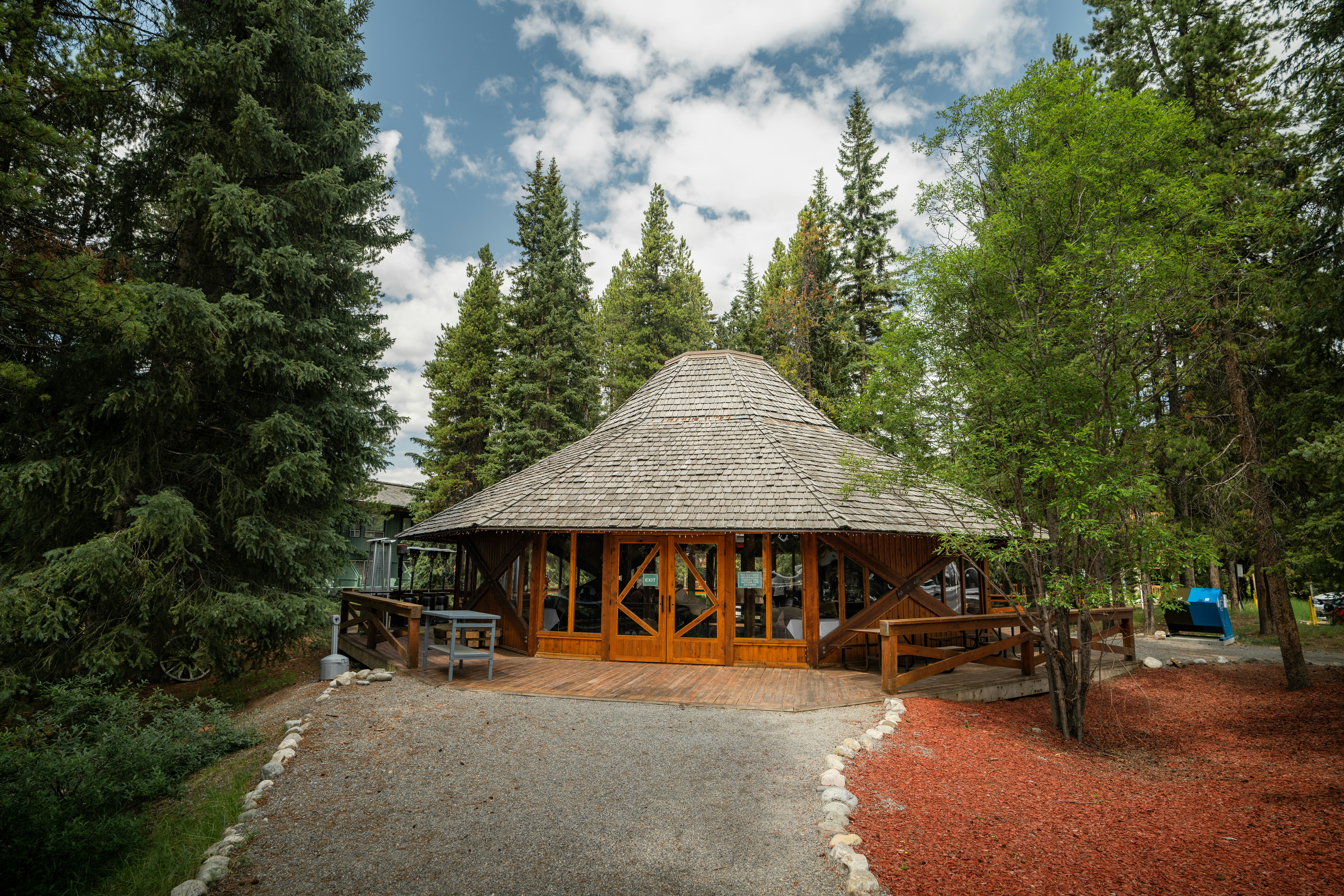 Lake Louise Inn 6/72