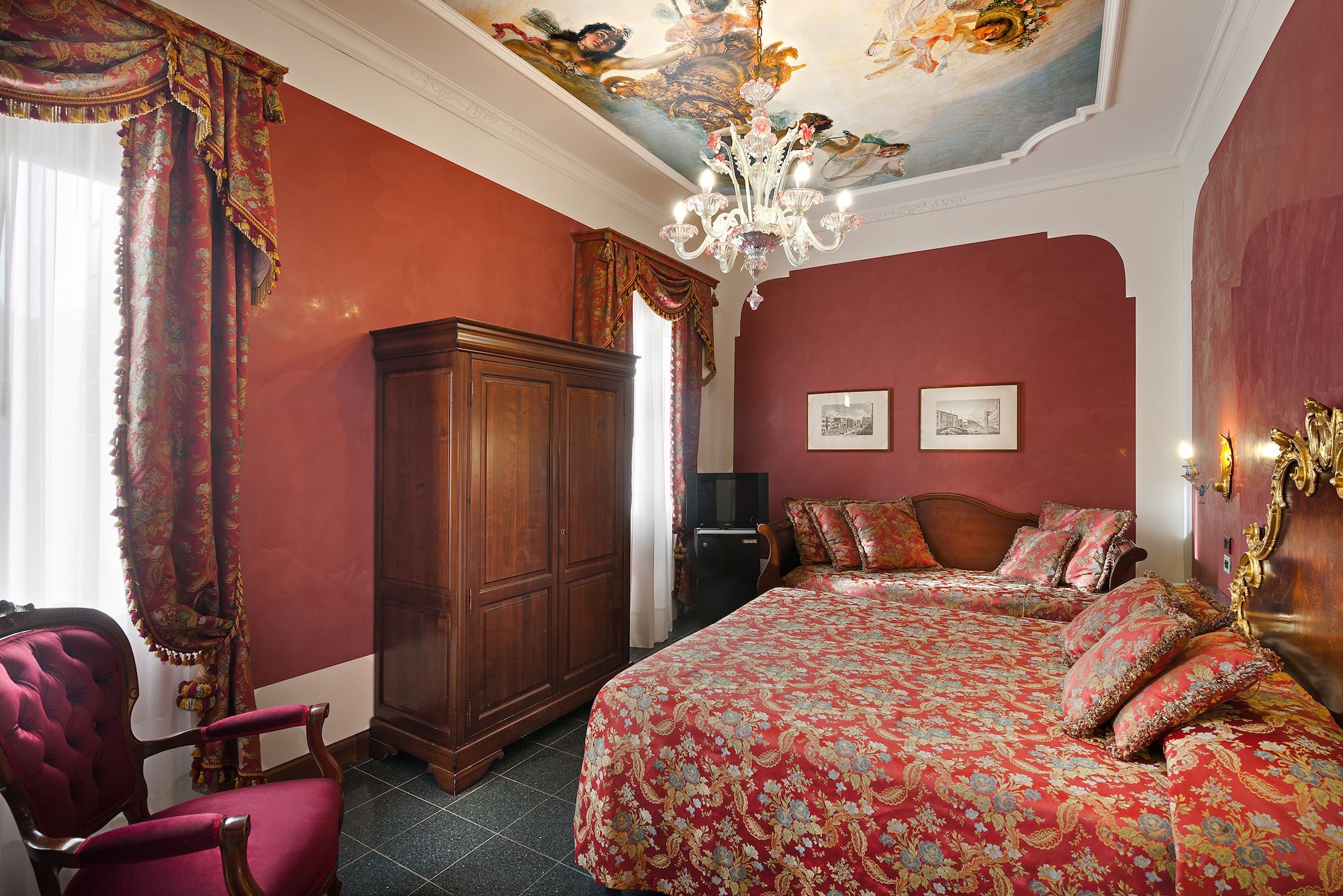 ROOM, TRIPLE