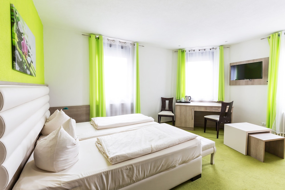 Bavaria Hotel Superior 7/30