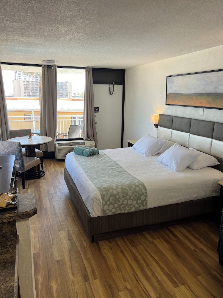 Flamingo Inn 12/50