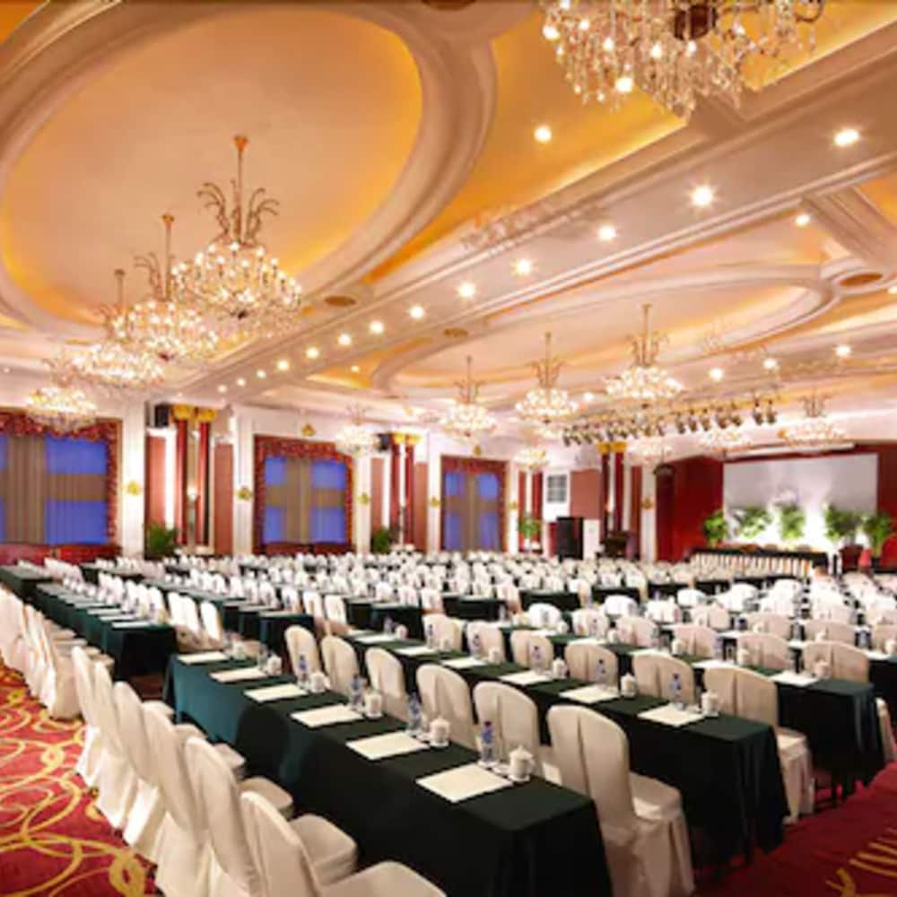 New Century Hotel Taizhou 14/15