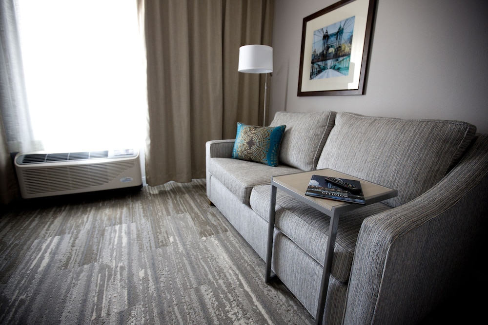 Hampton Inn Blue Ash Cincinnati Oh 28/35