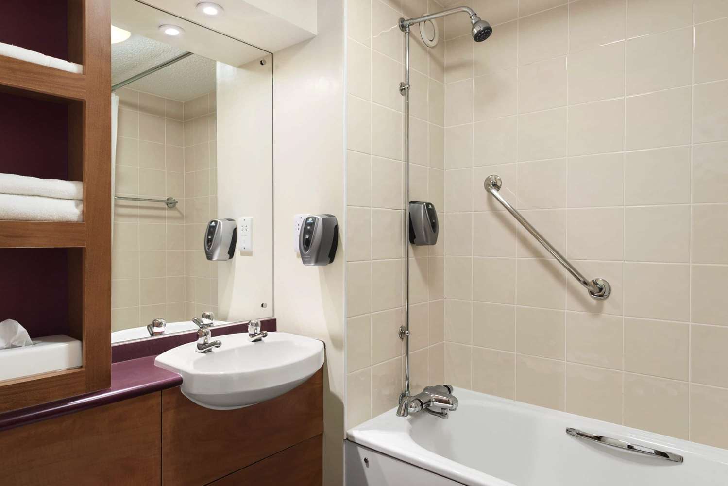 Days Inn by Wyndham Cannock Norton Canes M6 Toll 22/24