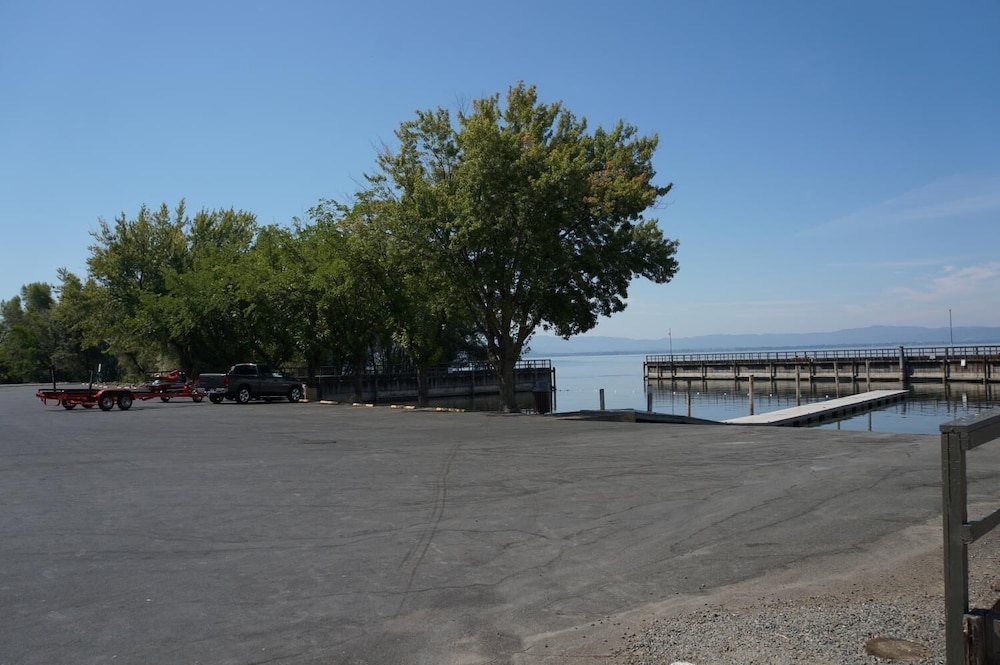 LAKEVIEW INN LUCERNE 61/66