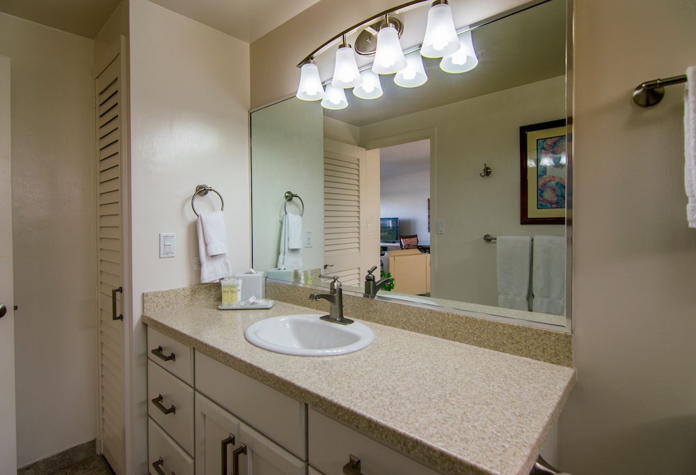 2 Bedrooms, Condo, King and Twin Beds, Ocean View, 2 Bathrooms, Sofa، Waikiki Shore by OUTRIGGER 4/6
