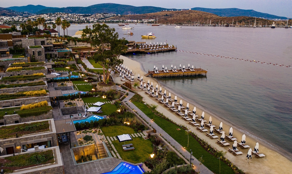 The Norm Le Chic Bodrum 69/75