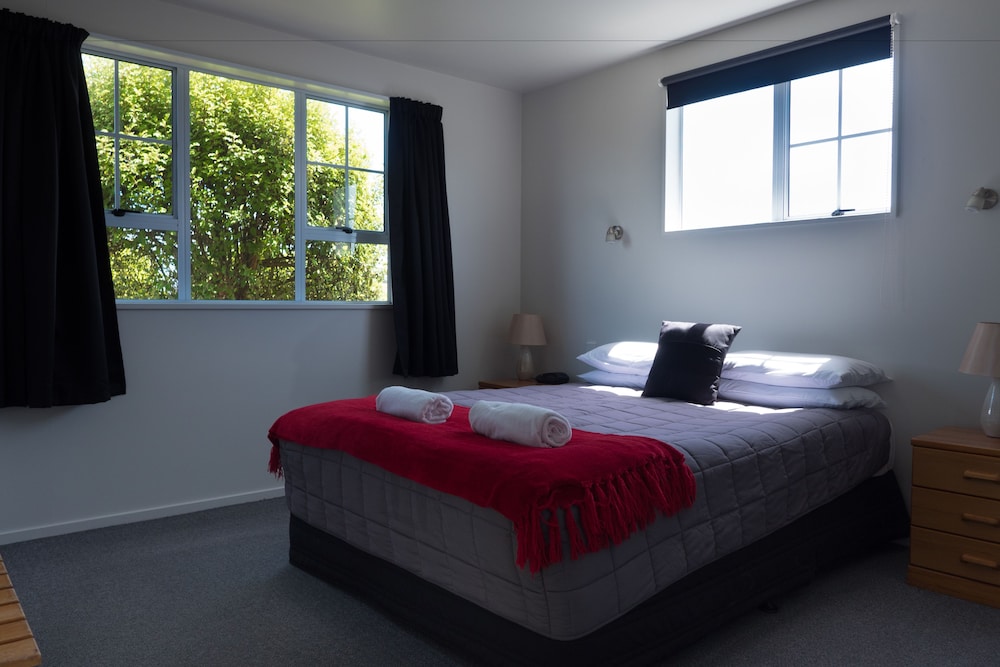 Fitzherbert Court Motel 8/32