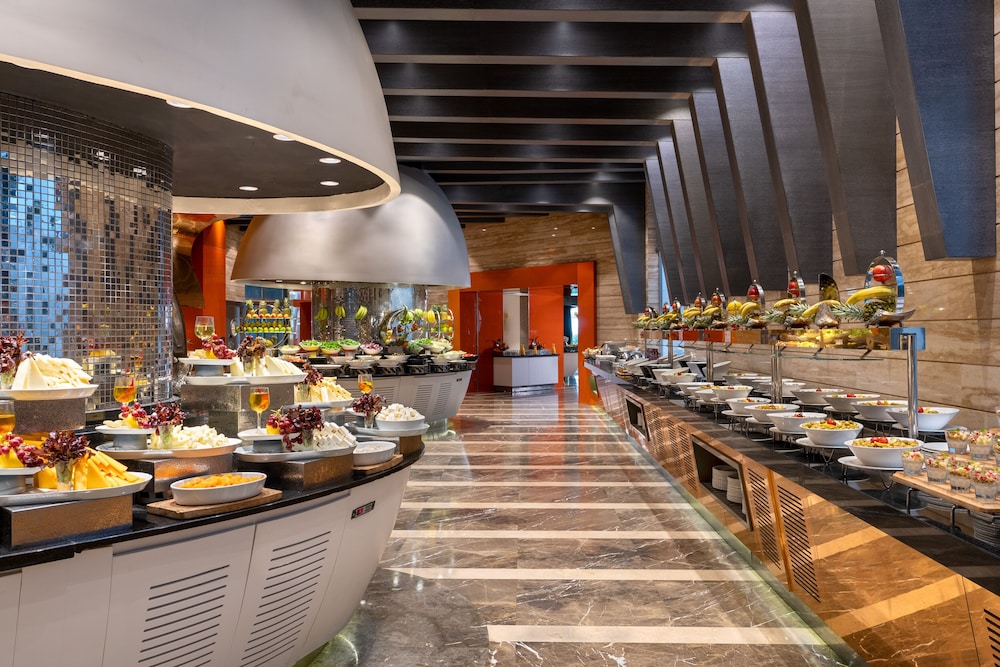Elexus Hotel Resort & SPA & Casino 30/50