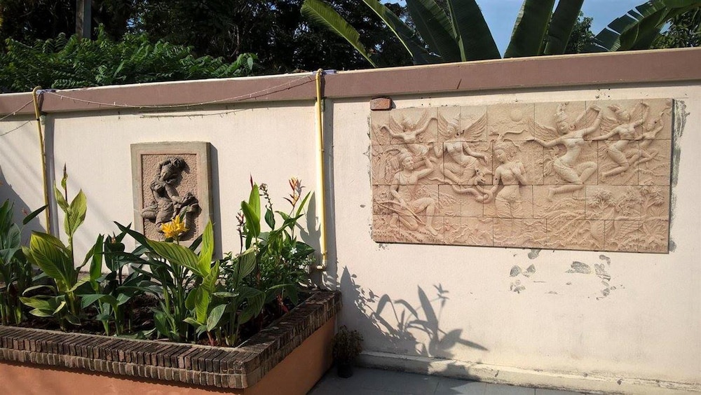 Aiyara House 8/30