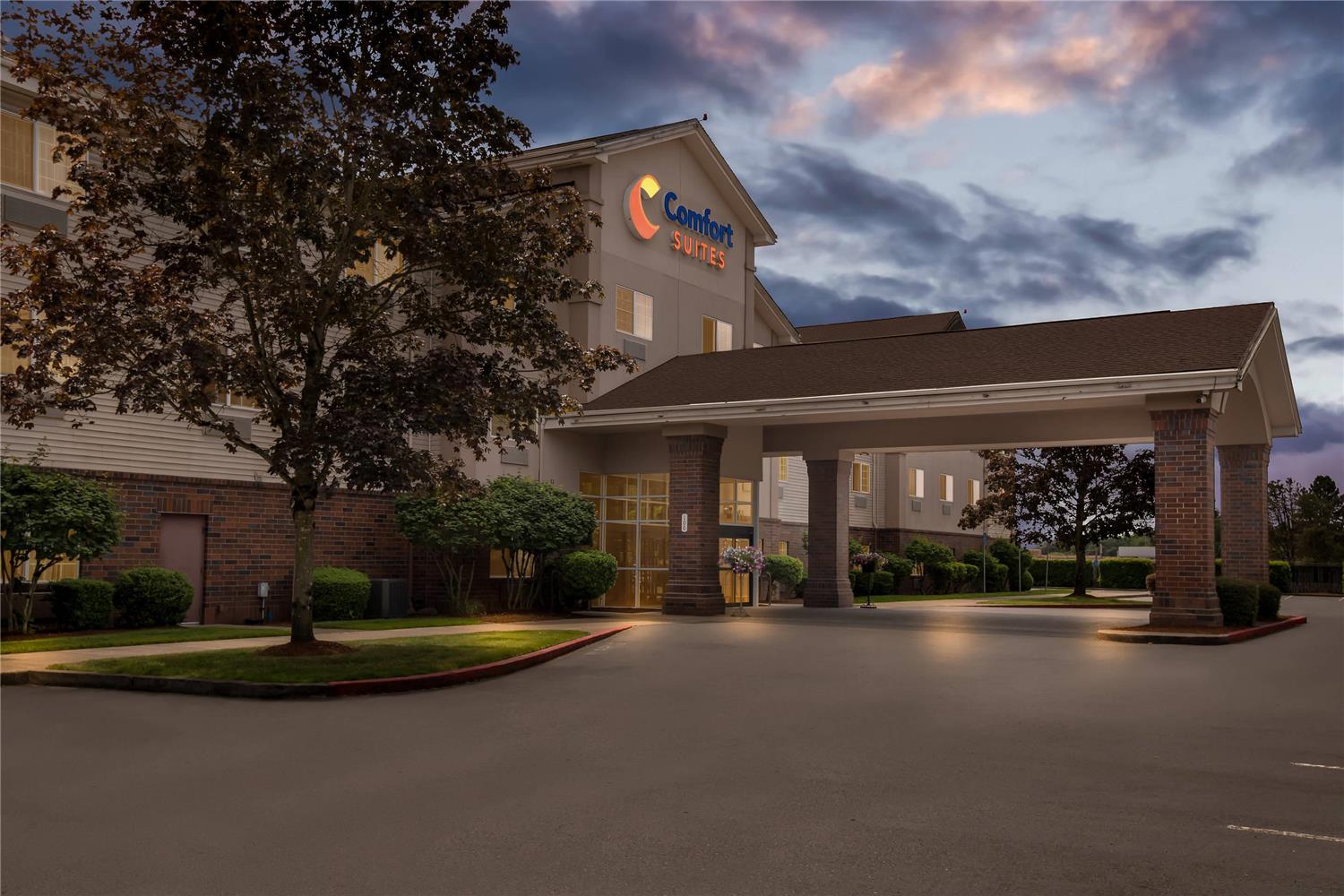 Comfort Suites Linn County Fairground And Expo 1/38