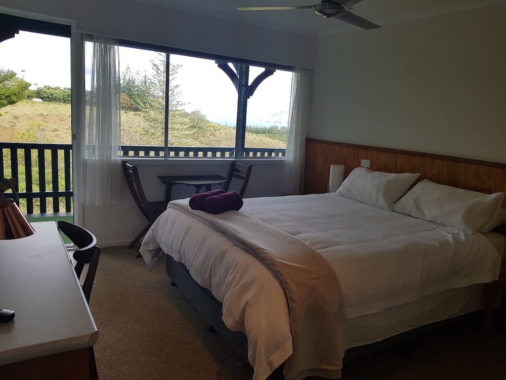 Seaview Norfolk Island 13/50