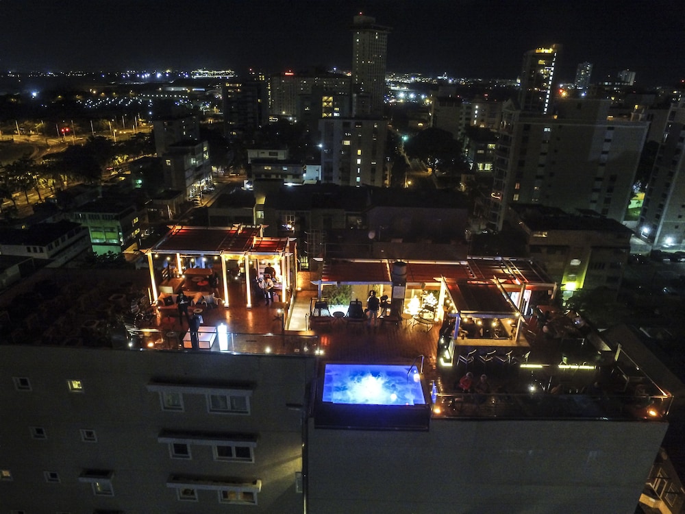 CIQALA Luxury Suites 3/75