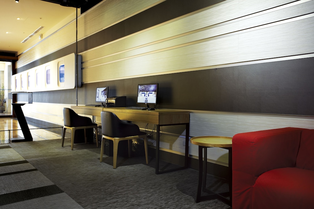 Airline Inn Green Park Way 48/60
