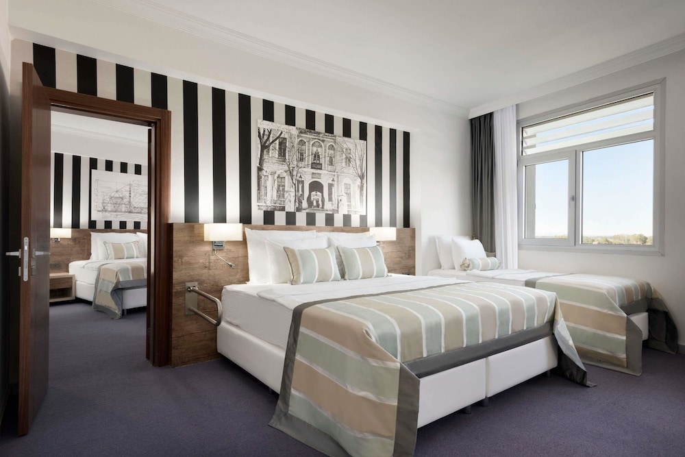 Ramada Hotel & Suites by Wyndham Edirne 12/41