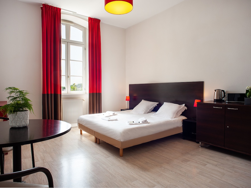 Studio, Double Bed