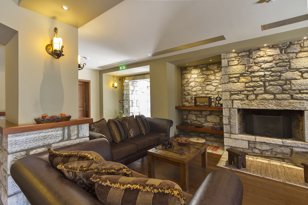 ITILO TRADITIONAL HOTEL 36/68