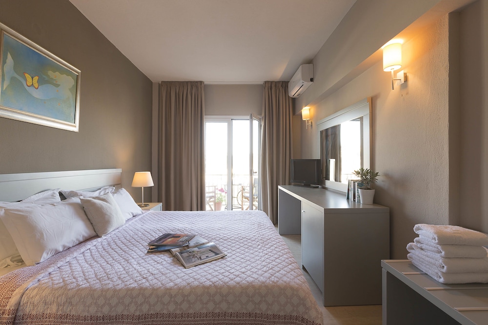 Nimfi Hotel, Skiathos 4/50
