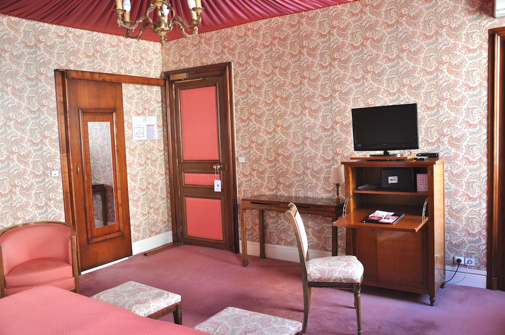Grand Hotel Des Templiers 57/68