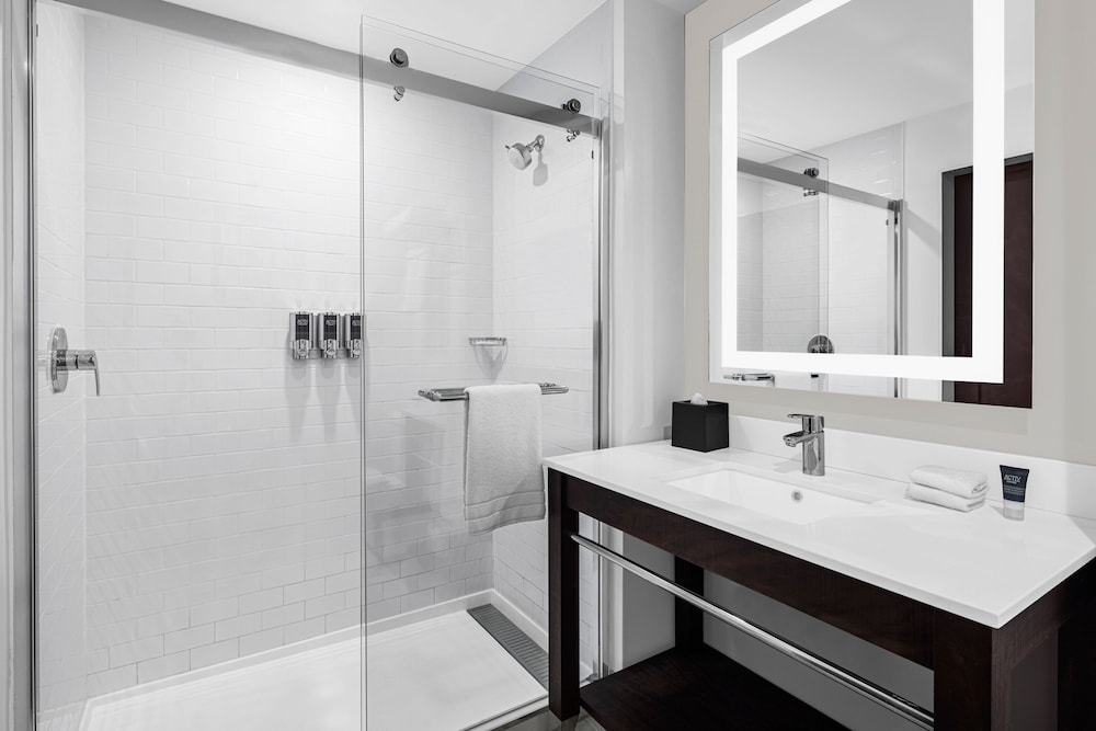 Four Points by Sheraton Flushing 24/25