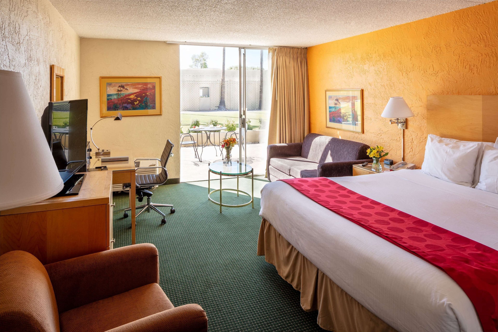 1 BEDROOM, SUITE