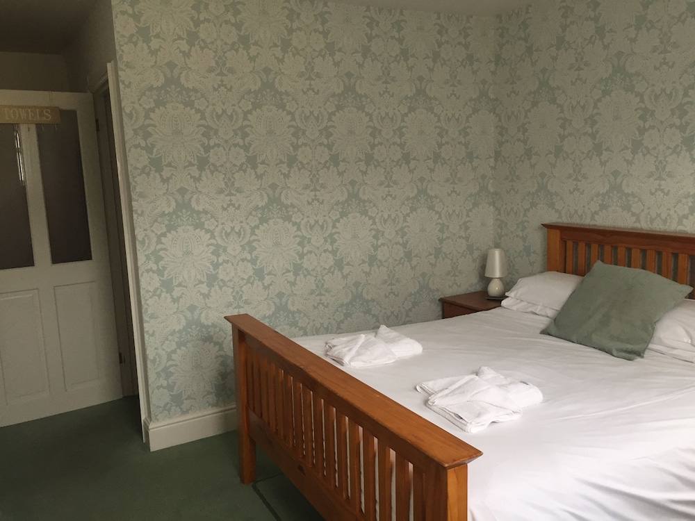 Victoria Hotel 18/40