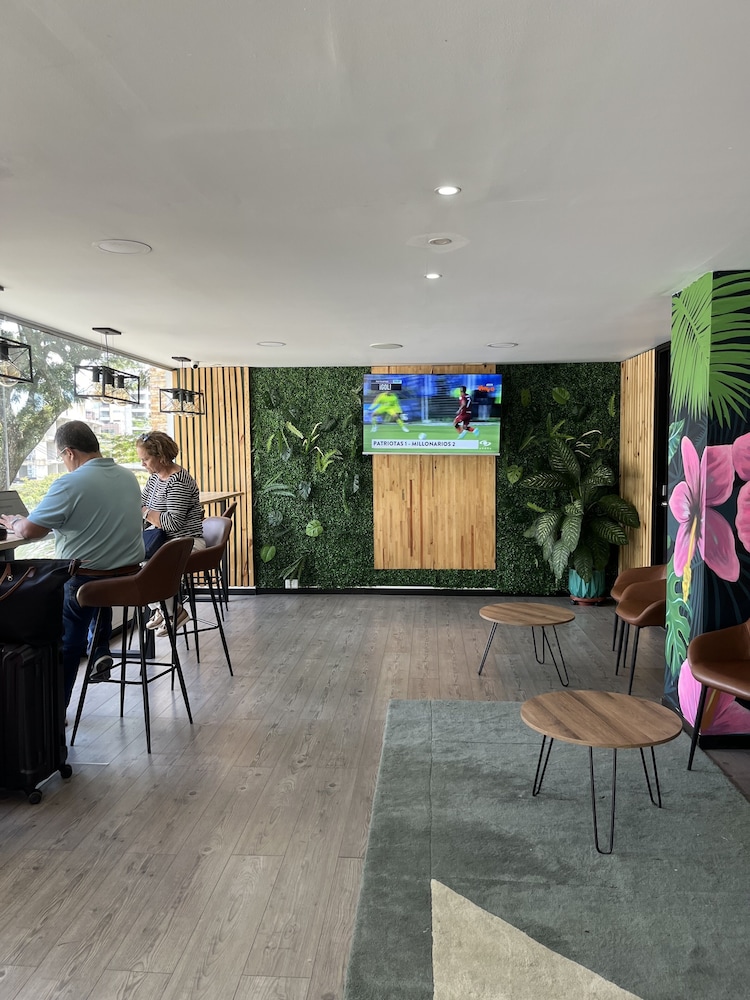 Hotel Greenview Medellin 12/42