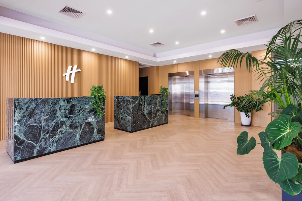Madison Plaza Townsville 12/64