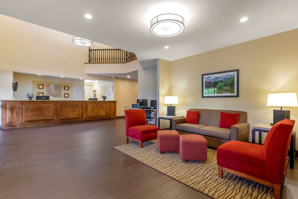 Comfort Inn & Suites Lenoir Hwy 321 Northern Foothills 27/40