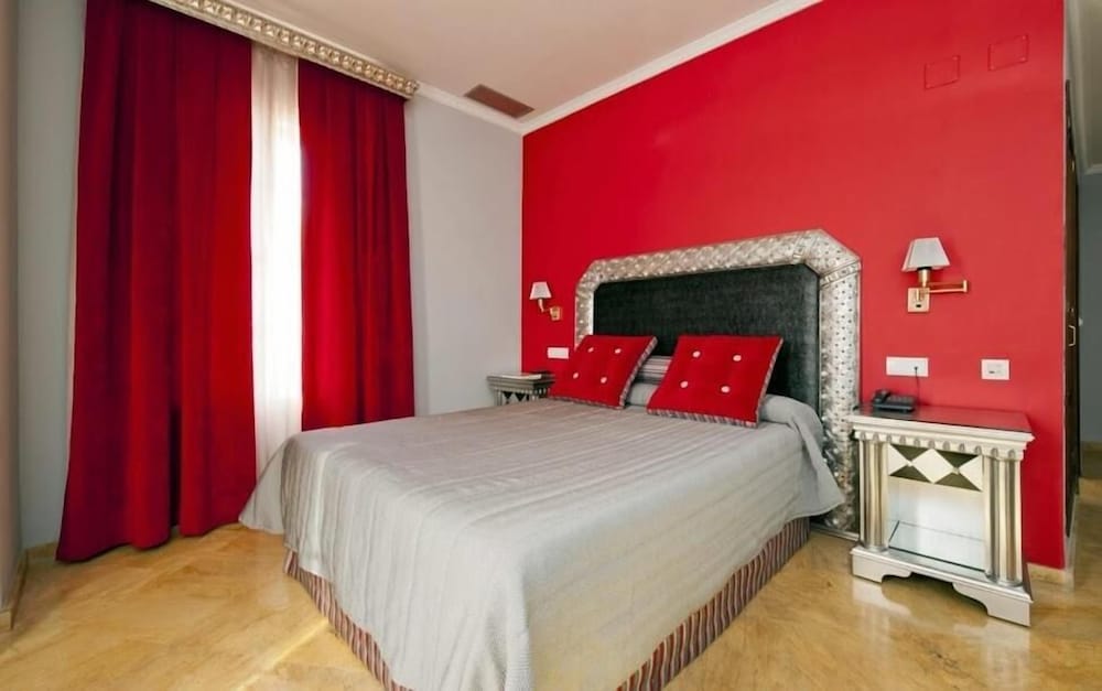 DELUXE, DOUBLE BED, BALCONY