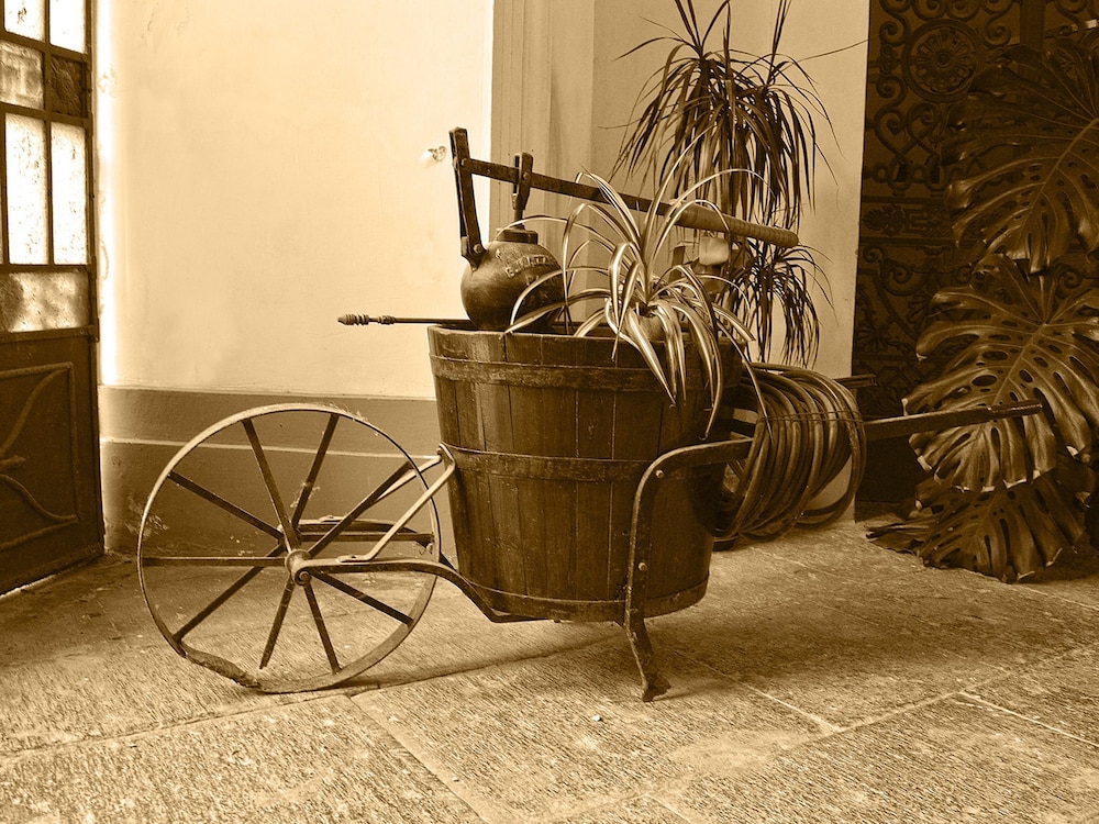 The Secret Garden Relais 9/66