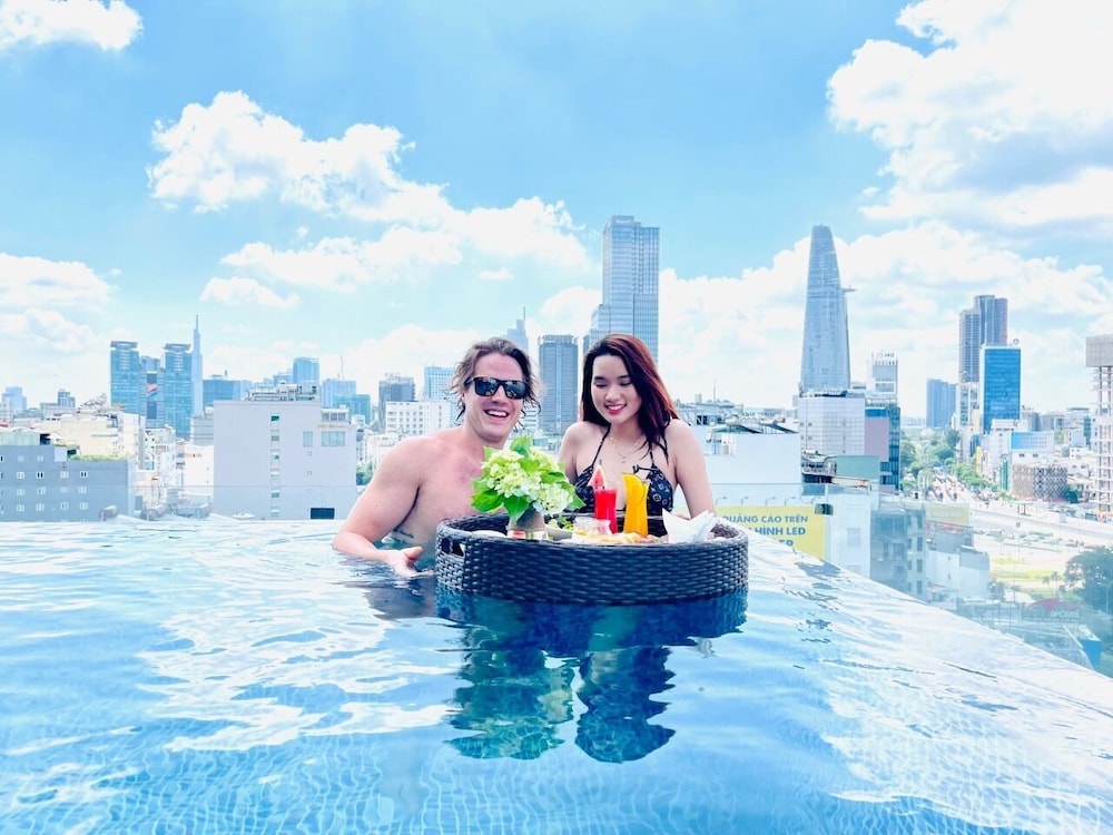 Paradise Saigon Boutique Hotel 45/50