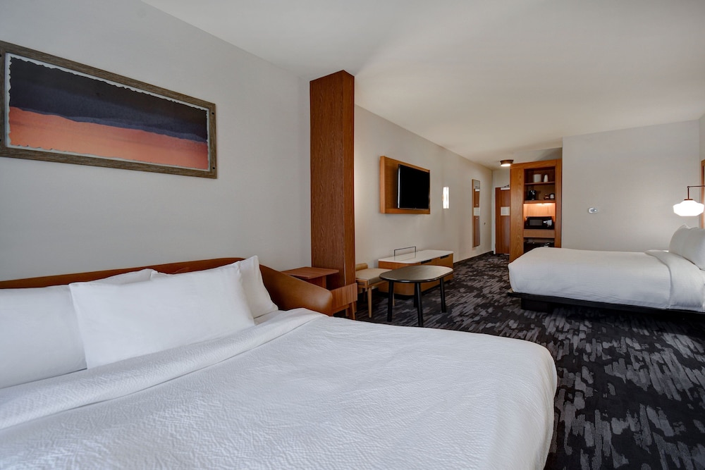Fairfield Inn & Suites by Marriott Grand Rapids Wyoming 7/36