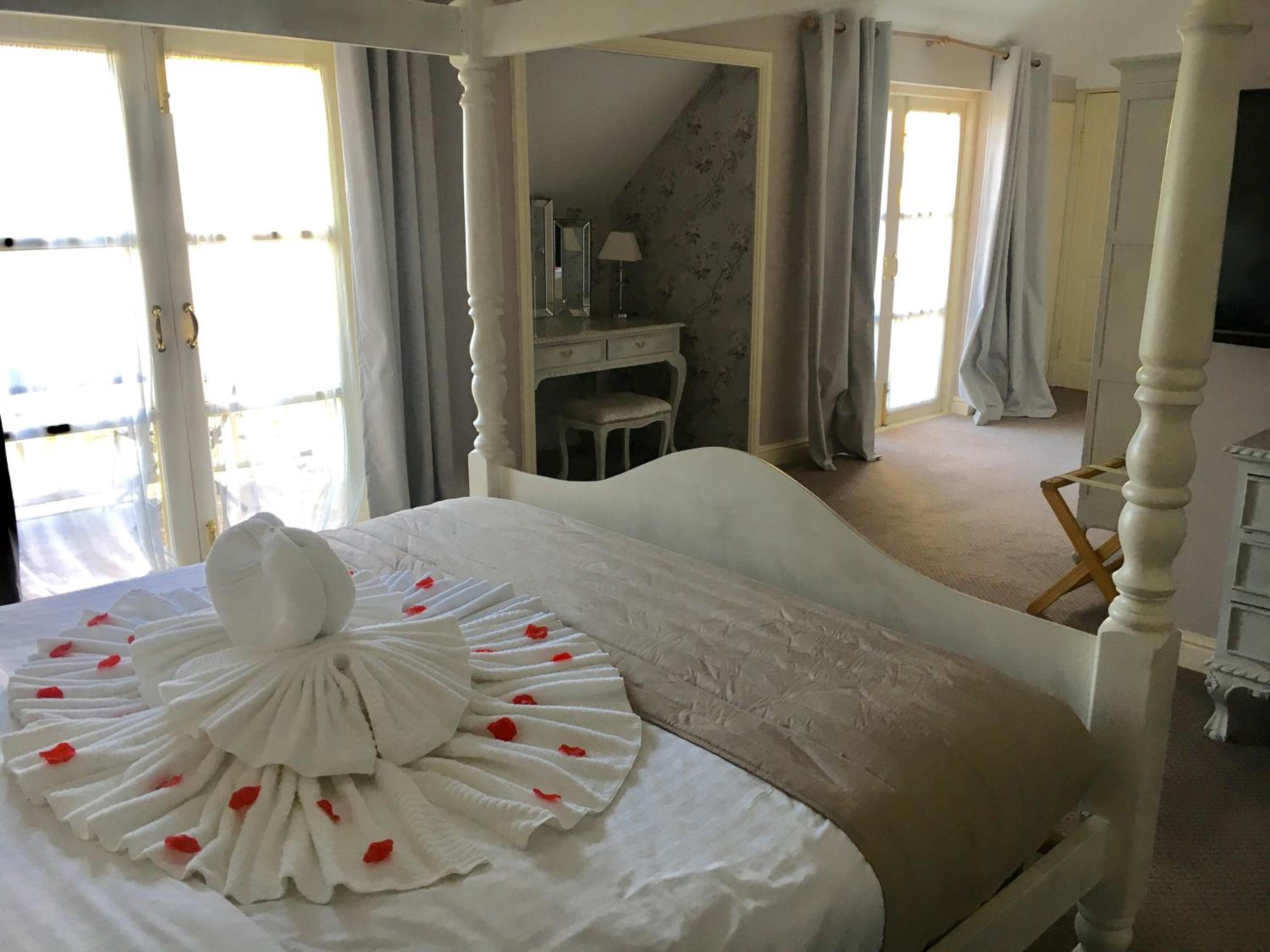 Feature, Double Bed