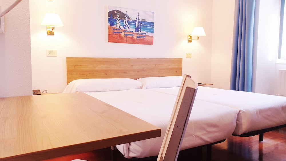 Zarauz Hotel 6/22