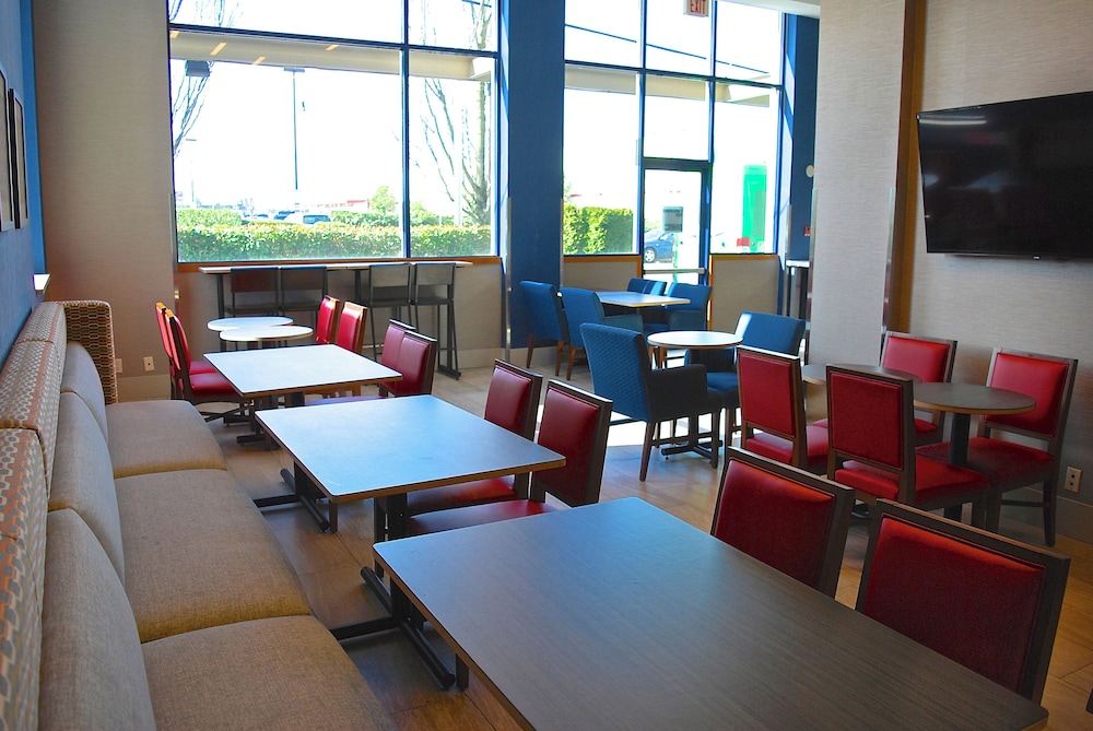 Holiday Inn Express Vancouver Airport Richmond 34/48
