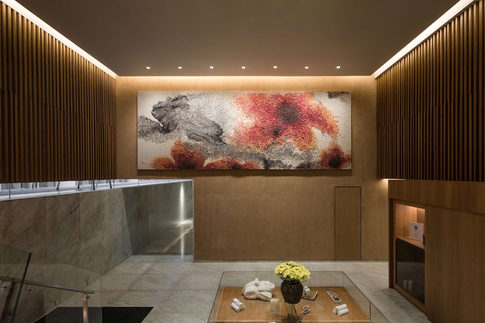 PARK HYATT GUANGZHOU 8/71