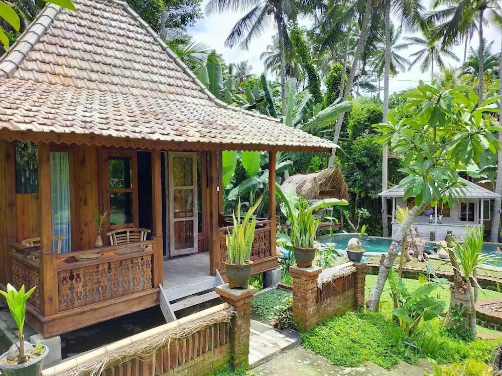 Junjungan Suite Villa 8/68