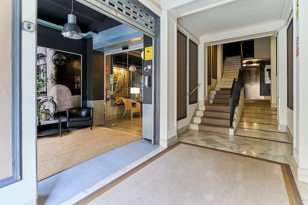 Fira Centric Apartments 5/72