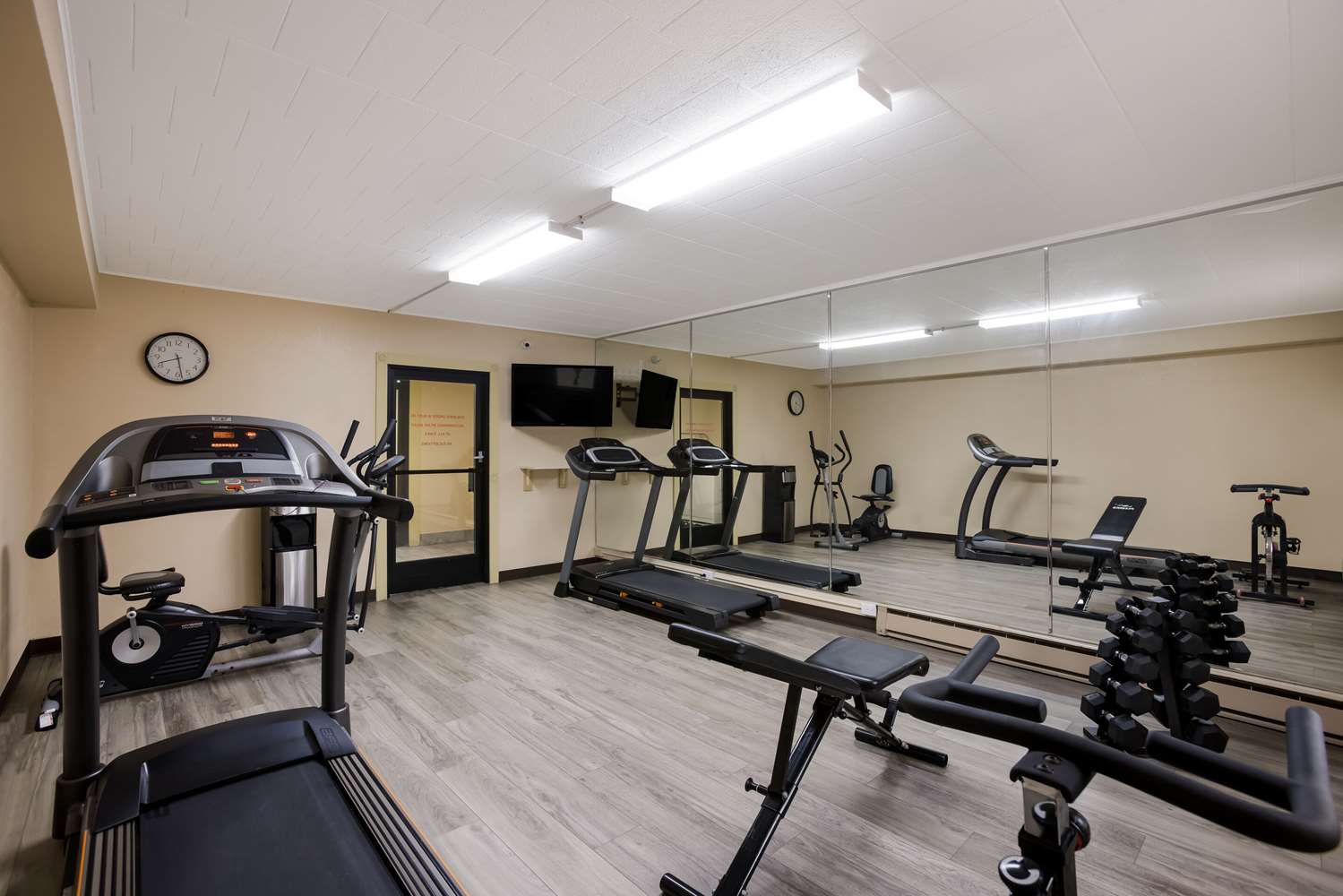 Quality Inn & Suites Big Rapids near University 2/8