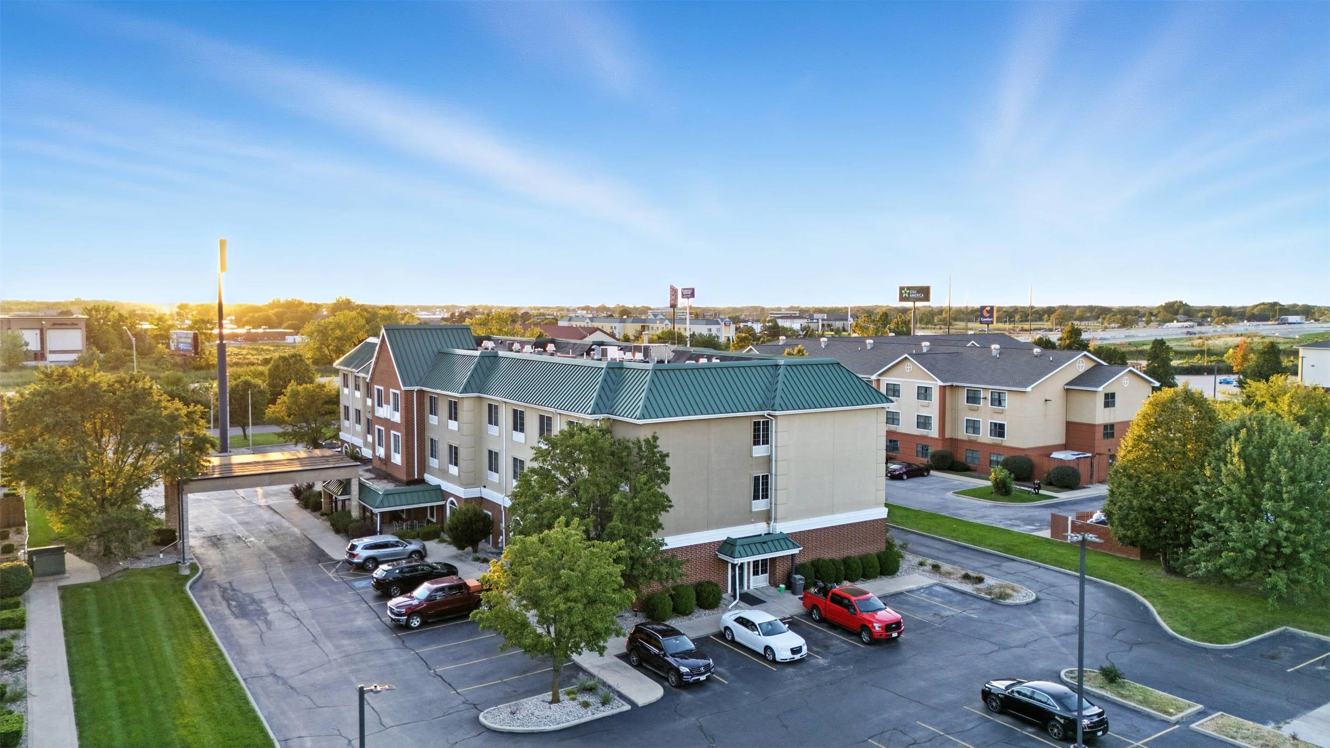 Country Inn & Suites by Radisson, Merrillville IN 31/35