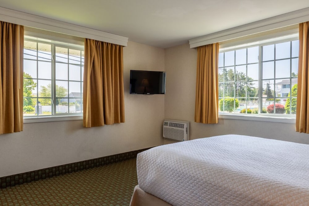2 Bedrooms, Suite, 2 Queen Beds, Sofa, Balcony, Ogunquit Hotel 5/10