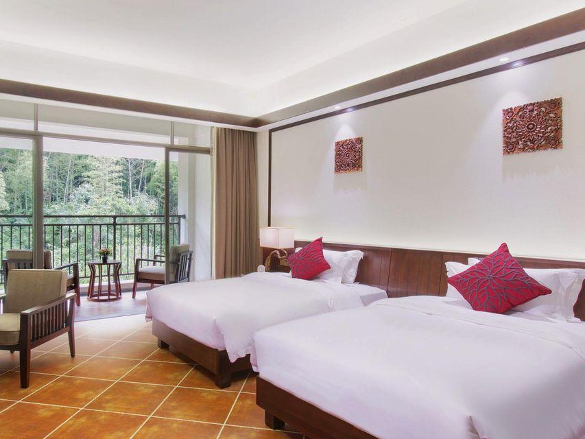 Elegant, 2 Beds, Mountain View