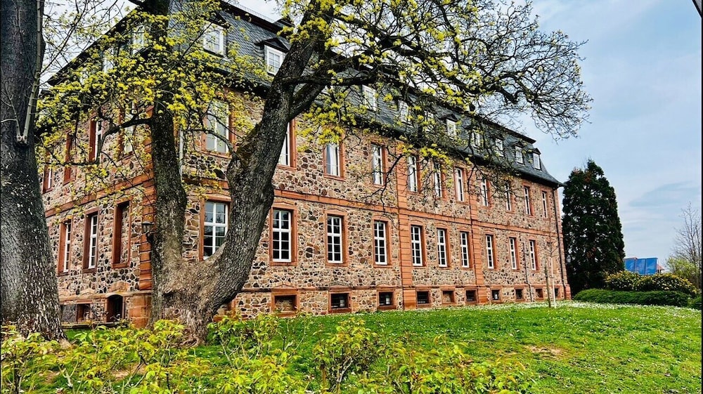 Konferenzhotel Ysenburger Hof 2/21