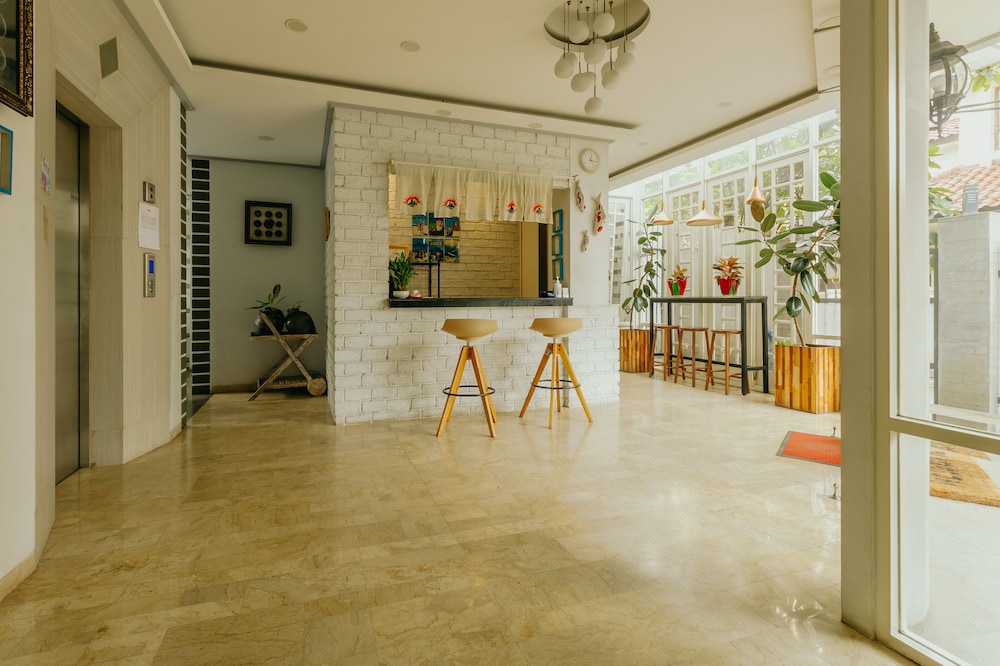 Urbanest Inn House TB Simatupang 55/72
