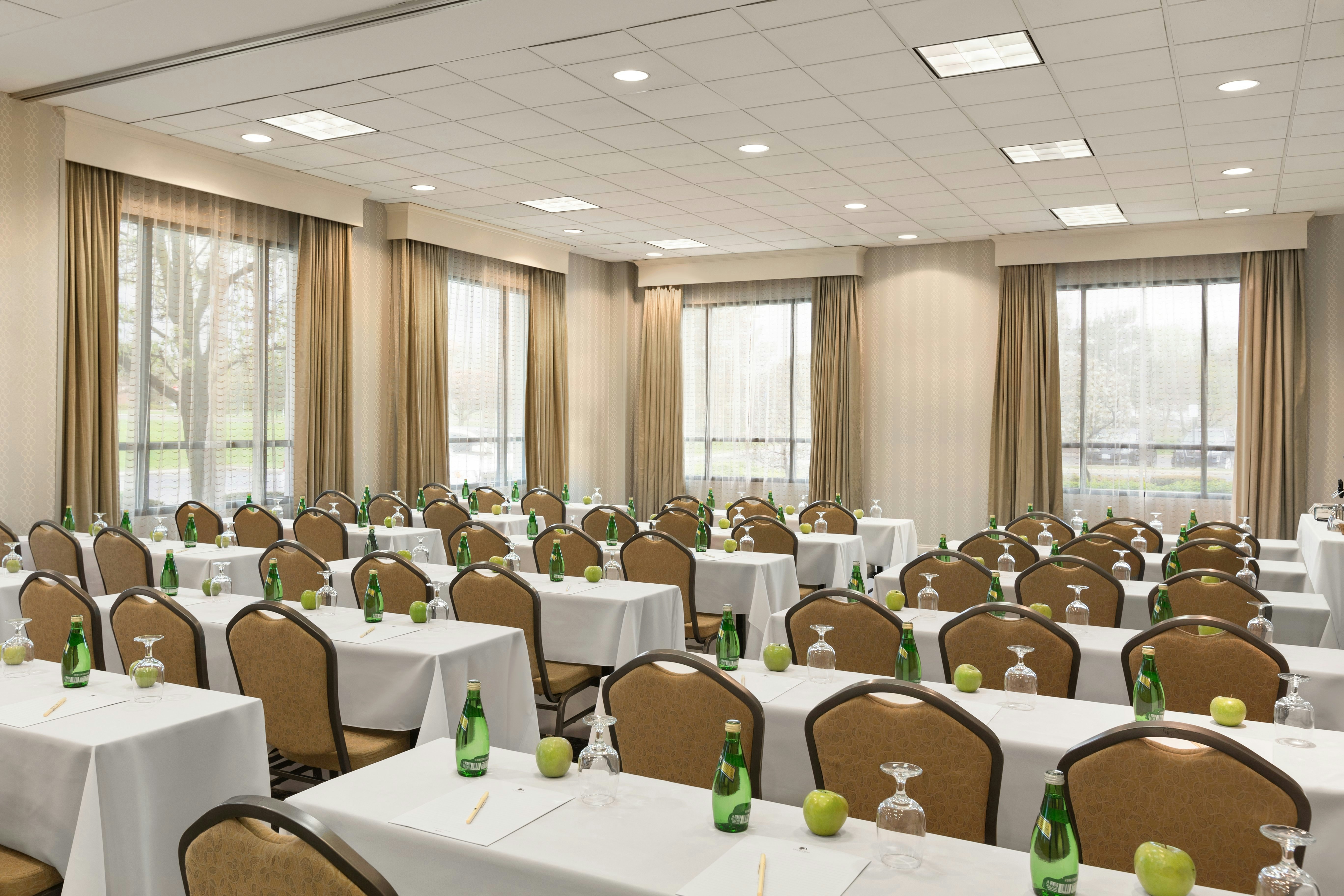 Doubletree By Hilton Detroit Novi 64/74