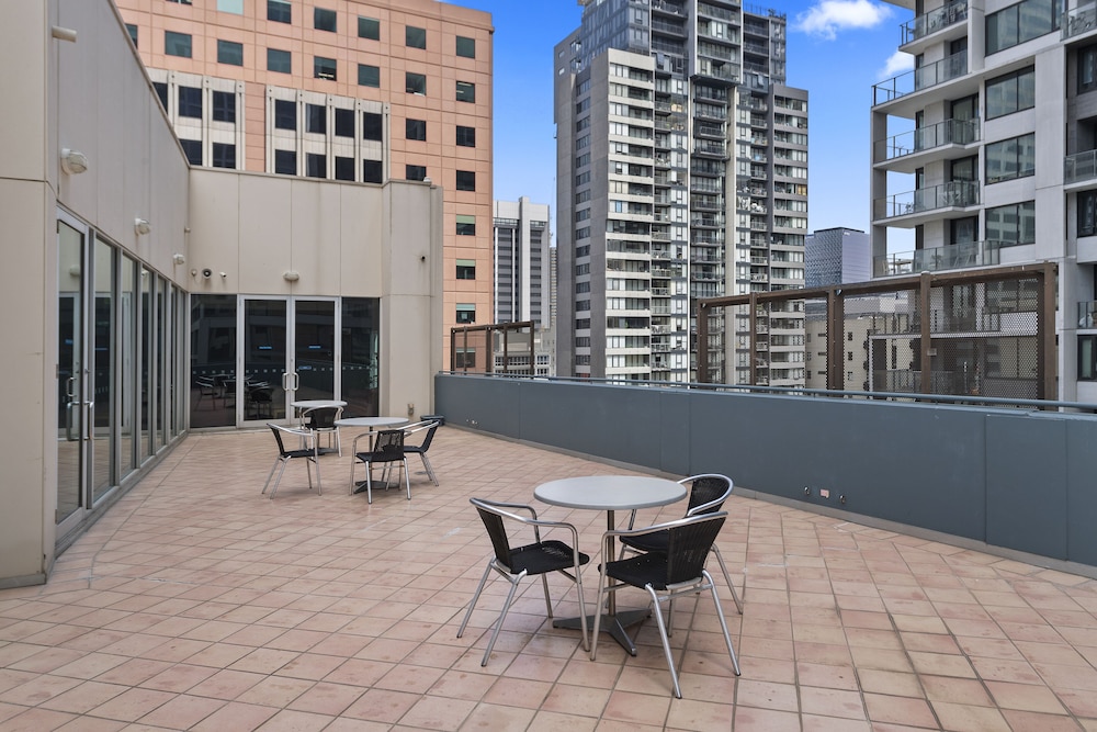 YEHS Hotel Melbourne CBD 56/57