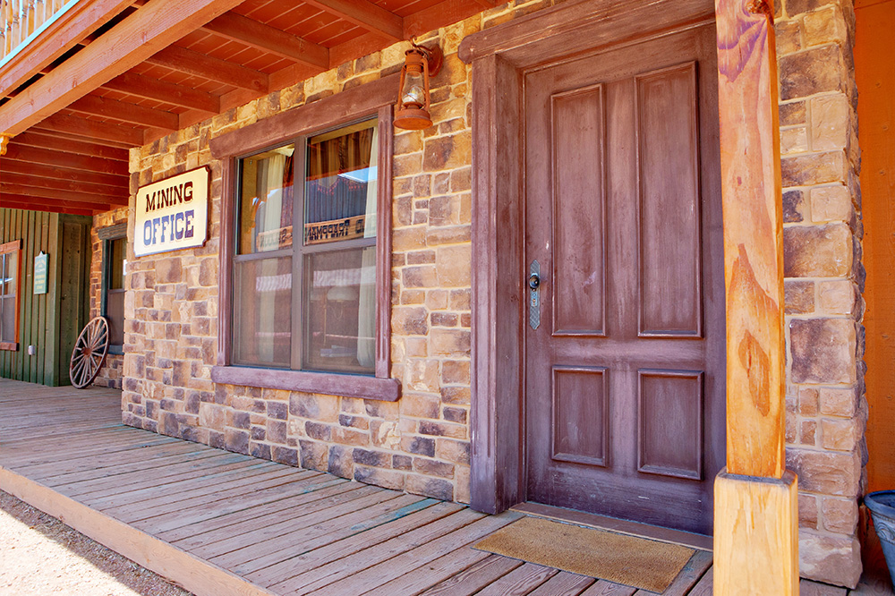 Tombstone Monument Ranch 17/35